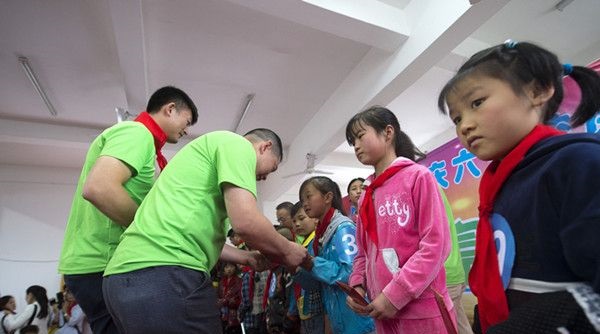 “六一微心愿，愛(ài)心暖童心”湘江電纜攜手村長(zhǎng)李銳愛(ài)心傳遞 點(diǎn)亮未來(lái)